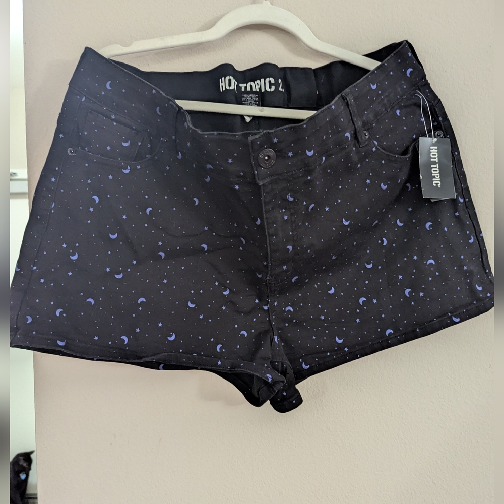 NWT Hot Topic Black Shorts with Blue Moon & Star Design